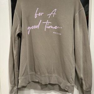 West of Camden Women’s Graphic Sweatshirt Size Medium